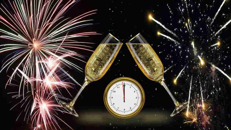 Happy New Year 2023 clock showing midnight